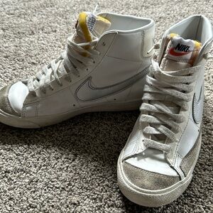 Nike Blazer Mid 77